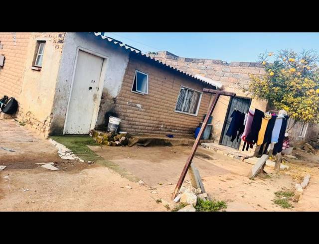 2 BEDROOM HOUSE FOR SALE IN COSMO CITY